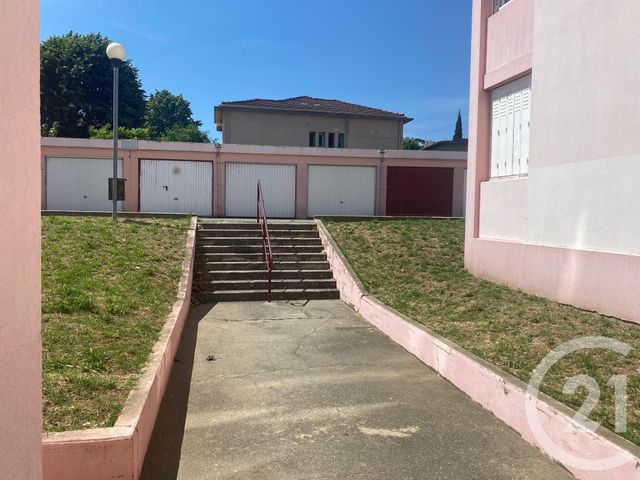 Afficher la photo en grand Appartement F3 à vendre - 3 pièces - 68.12 m2 - BAGNOLS SUR CEZE - 30 - LANGUEDOC-ROUSSILLON - Century 21 La Big