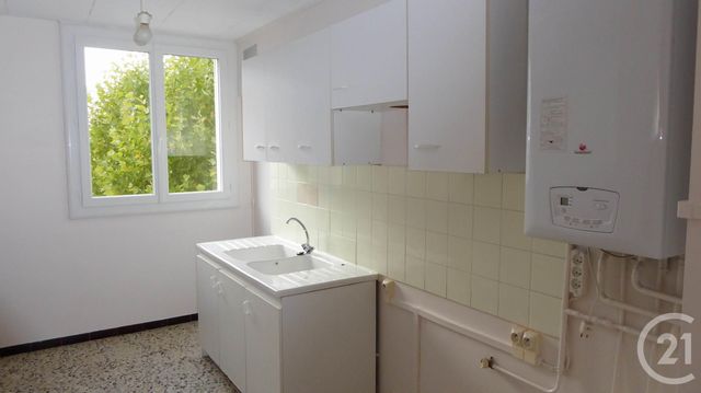 Appartement F3 à louer - 3 pièces - 60.0 m2 - BAGNOLS SUR CEZE - 30 - LANGUEDOC-ROUSSILLON - Century 21 La Big Appartement F3 à louer - 3 pièces - 60.0 m2 - BAGNOLS SUR CEZE - 30 - LANGUEDOC-ROUSSILLON - Century 21 La Big