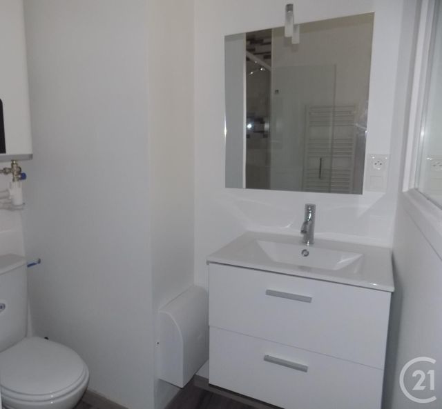 Studio à louer - 1 pièce - 32.3 m2 - BAGNOLS SUR CEZE - 30 - LANGUEDOC-ROUSSILLON - Century 21 La Big Studio à louer - 1 pièce - 32.3 m2 - BAGNOLS SUR CEZE - 30 - LANGUEDOC-ROUSSILLON - Century 21 La Big