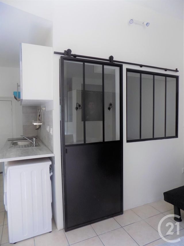 Studio à louer - 1 pièce - 32.3 m2 - BAGNOLS SUR CEZE - 30 - LANGUEDOC-ROUSSILLON - Century 21 La Big Studio à louer - 1 pièce - 32.3 m2 - BAGNOLS SUR CEZE - 30 - LANGUEDOC-ROUSSILLON - Century 21 La Big