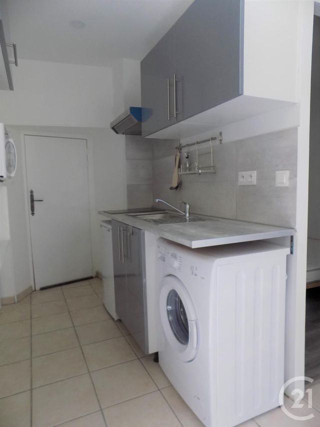 Studio à louer - 1 pièce - 32.3 m2 - BAGNOLS SUR CEZE - 30 - LANGUEDOC-ROUSSILLON - Century 21 La Big Studio à louer - 1 pièce - 32.3 m2 - BAGNOLS SUR CEZE - 30 - LANGUEDOC-ROUSSILLON - Century 21 La Big