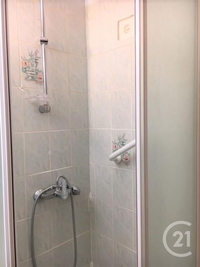 appartement à louer - 3 pièces - 60.0 m2 - BAGNOLS SUR CEZE - 30 - LANGUEDOC-ROUSSILLON - Century 21 La Big appartement à louer - 3 pièces - 60.0 m2 - BAGNOLS SUR CEZE - 30 - LANGUEDOC-ROUSSILLON - Century 21 La Big