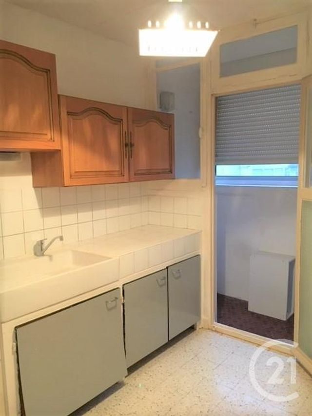 appartement à louer - 3 pièces - 60.0 m2 - BAGNOLS SUR CEZE - 30 - LANGUEDOC-ROUSSILLON - Century 21 La Big appartement à louer - 3 pièces - 60.0 m2 - BAGNOLS SUR CEZE - 30 - LANGUEDOC-ROUSSILLON - Century 21 La Big