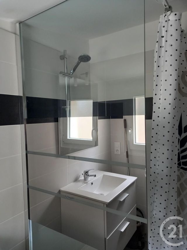 Studio à louer - 1 pièce - 25.0 m2 - BAGNOLS SUR CEZE - 30 - LANGUEDOC-ROUSSILLON - Century 21 La Big Studio à louer - 1 pièce - 25.0 m2 - BAGNOLS SUR CEZE - 30 - LANGUEDOC-ROUSSILLON - Century 21 La Big