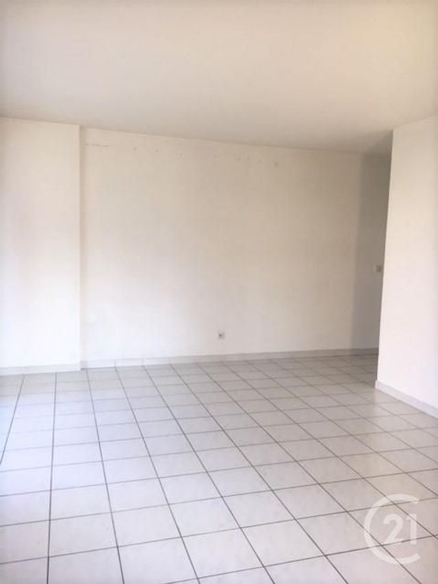appartement à louer - 3 pièces - 53.0 m2 - BAGNOLS SUR CEZE - 30 - LANGUEDOC-ROUSSILLON - Century 21 La Big appartement à louer - 3 pièces - 53.0 m2 - BAGNOLS SUR CEZE - 30 - LANGUEDOC-ROUSSILLON - Century 21 La Big