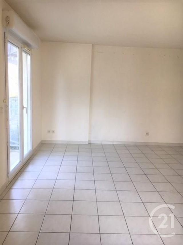 appartement à louer - 3 pièces - 53.0 m2 - BAGNOLS SUR CEZE - 30 - LANGUEDOC-ROUSSILLON - Century 21 La Big appartement à louer - 3 pièces - 53.0 m2 - BAGNOLS SUR CEZE - 30 - LANGUEDOC-ROUSSILLON - Century 21 La Big