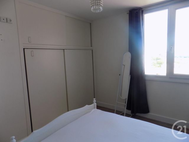 Afficher la photo en grand appartement à louer - 4 pièces - 70.0 m2 - BAGNOLS SUR CEZE - 30 - LANGUEDOC-ROUSSILLON - Century 21 La Big