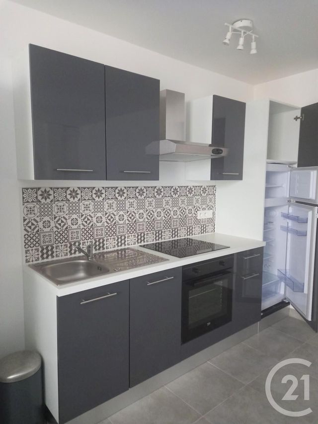 Afficher la photo en grand Appartement F1 à louer - 1 pièce - 40.0 m2 - BAGNOLS SUR CEZE - 30 - LANGUEDOC-ROUSSILLON - Century 21 La Big