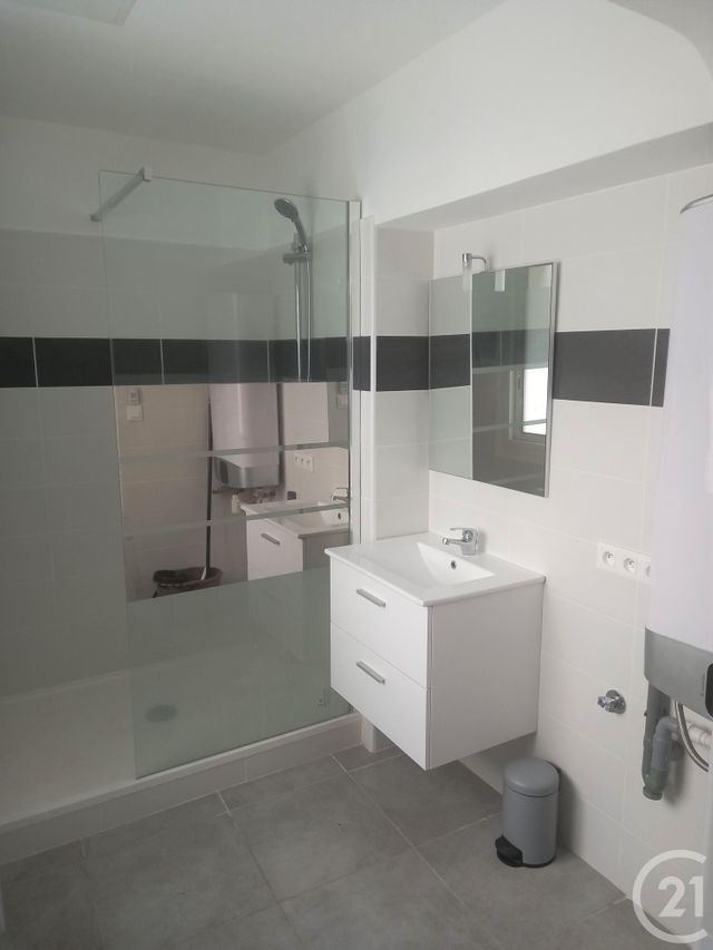 Afficher la photo en grand Appartement F1 à louer - 1 pièce - 40.0 m2 - BAGNOLS SUR CEZE - 30 - LANGUEDOC-ROUSSILLON - Century 21 La Big