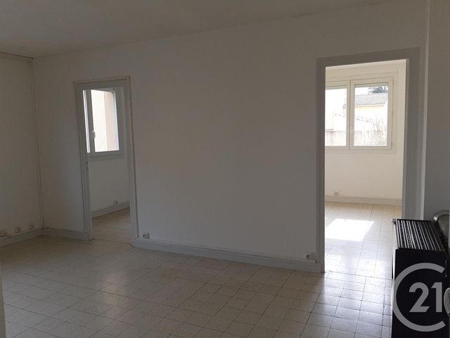 Afficher la photo en grand Appartement F3 à louer - 3 pièces - 45.53 m2 - BAGNOLS SUR CEZE - 30 - LANGUEDOC-ROUSSILLON - Century 21 La Big