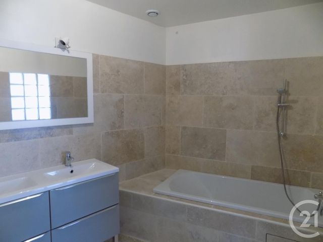 Afficher la photo en grand appartement à louer - 2 pièces - 51.0 m2 - BAGNOLS SUR CEZE - 30 - LANGUEDOC-ROUSSILLON - Century 21 La Big