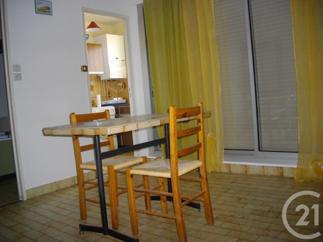 Appartement à louer - 2 pièces - 23.0 m2 - BAGNOLS SUR CEZE - 30 - LANGUEDOC-ROUSSILLON - Century 21 La Big
