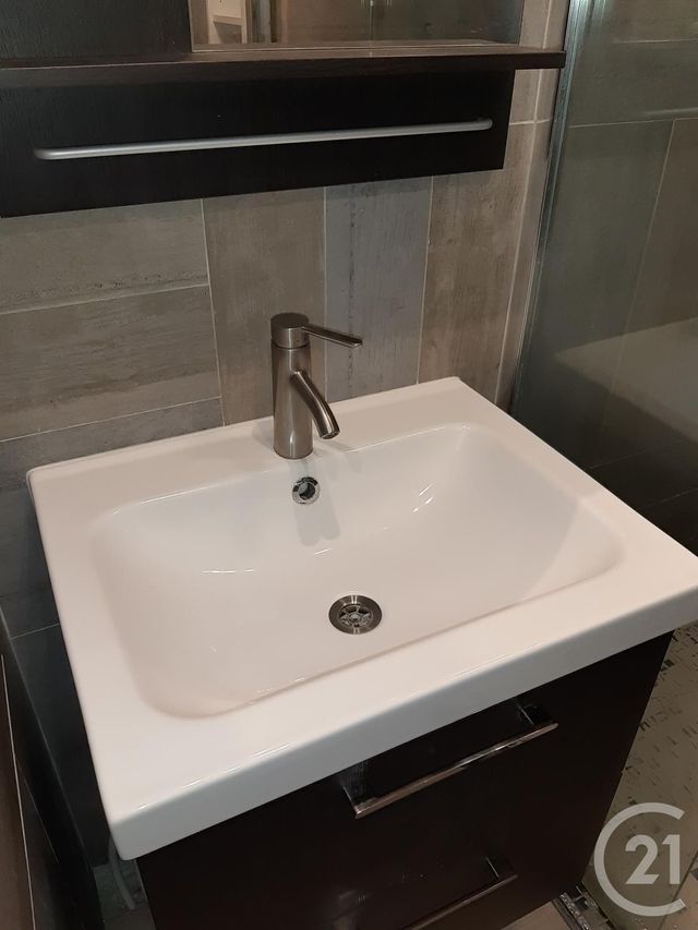 Appartement F3 à louer - 3 pièces - 45.0 m2 - BAGNOLS SUR CEZE - 30 - LANGUEDOC-ROUSSILLON - Century 21 La Big