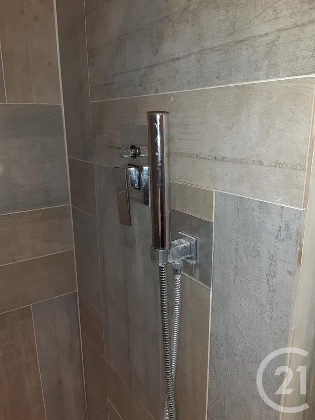 Appartement F3 à louer - 3 pièces - 45.0 m2 - BAGNOLS SUR CEZE - 30 - LANGUEDOC-ROUSSILLON - Century 21 La Big