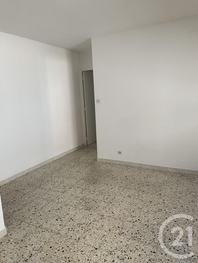 Appartement à louer - 2 pièces - 35.0 m2 - BAGNOLS SUR CEZE - 30 - LANGUEDOC-ROUSSILLON - Century 21 La Big