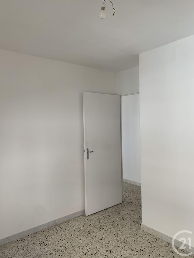 Appartement à louer - 2 pièces - 35.0 m2 - BAGNOLS SUR CEZE - 30 - LANGUEDOC-ROUSSILLON - Century 21 La Big