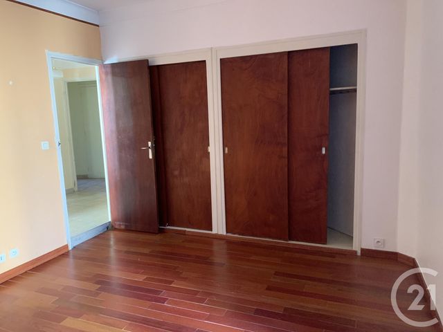 Appartement F3 à louer - 3 pièces - 92.0 m2 - BAGNOLS SUR CEZE - 30 - LANGUEDOC-ROUSSILLON - Century 21 La Big