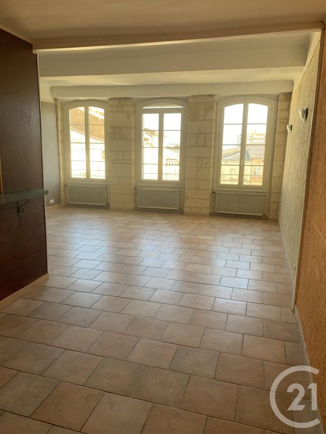 Appartement F3 à louer - 3 pièces - 92.0 m2 - BAGNOLS SUR CEZE - 30 - LANGUEDOC-ROUSSILLON - Century 21 La Big