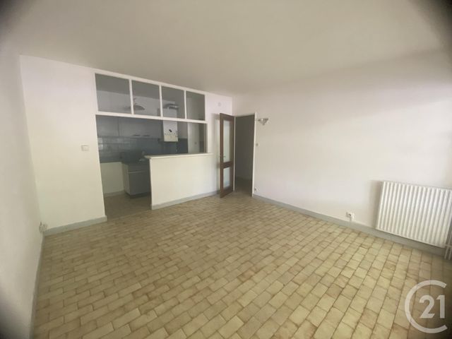 Appartement T3 à louer - 4 pièces - 52.9 m2 - BAGNOLS SUR CEZE - 30 - LANGUEDOC-ROUSSILLON - Century 21 La Big