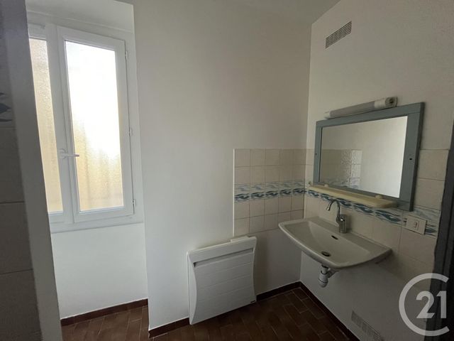 Appartement à louer - 2 pièces - 36.7 m2 - BAGNOLS SUR CEZE - 30 - LANGUEDOC-ROUSSILLON - Century 21 La Big