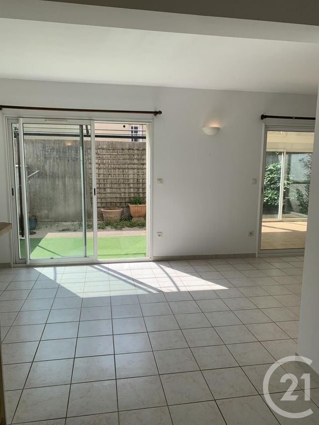 Appartement à louer - 3 pièces - 80.0 m2 - BAGNOLS SUR CEZE - 30 - LANGUEDOC-ROUSSILLON - Century 21 La Big
