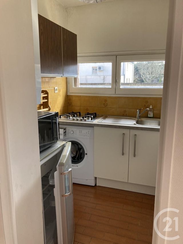 Appartement F1 à louer - 1 pièce - 25.0 m2 - BAGNOLS SUR CEZE - 30 - LANGUEDOC-ROUSSILLON - Century 21 La Big