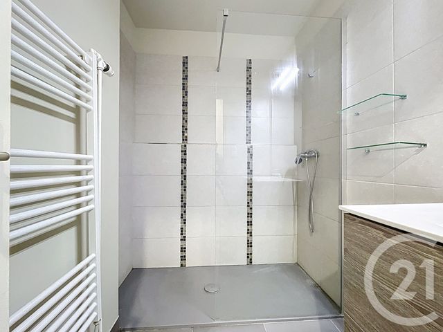 Appartement à vendre - 2 pièces - 39.82 m2 - BAGNOLS SUR CEZE - 30 - LANGUEDOC-ROUSSILLON - Century 21 La Big