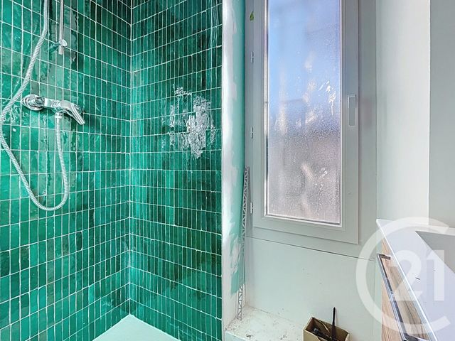 Appartement T3 à vendre - 3 pièces - 54.0 m2 - BAGNOLS SUR CEZE - 30 - LANGUEDOC-ROUSSILLON - Century 21 La Big