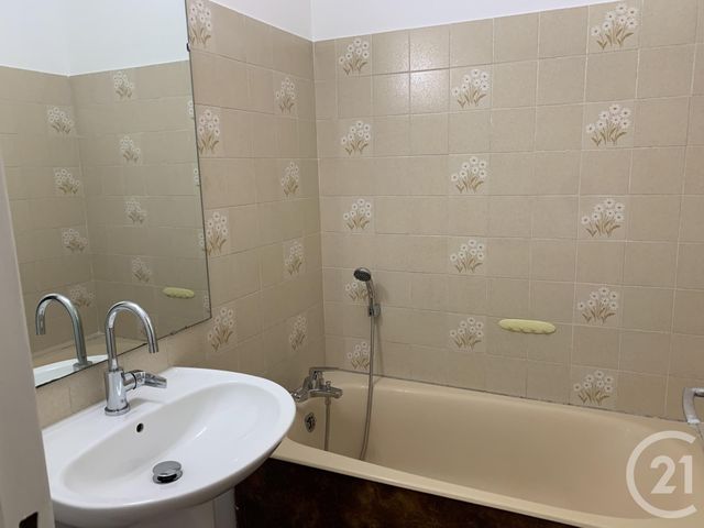 Appartement F1 à louer - 1 pièce - 27.5 m2 - BAGNOLS SUR CEZE - 30 - LANGUEDOC-ROUSSILLON - Century 21 La Big