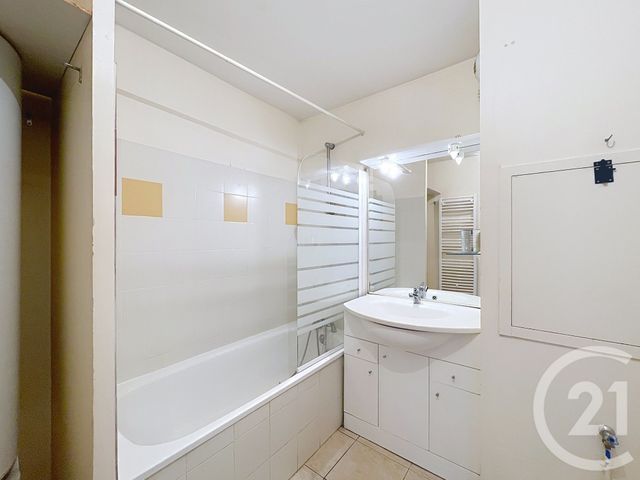 Appartement T3 à vendre - 5 pièces - 55.73 m2 - BAGNOLS SUR CEZE - 30 - LANGUEDOC-ROUSSILLON - Century 21 La Big