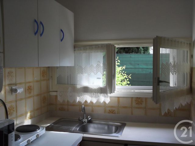 Appartement F1 à louer - 1 pièce - 26.0 m2 - BAGNOLS SUR CEZE - 30 - LANGUEDOC-ROUSSILLON - Century 21 La Big