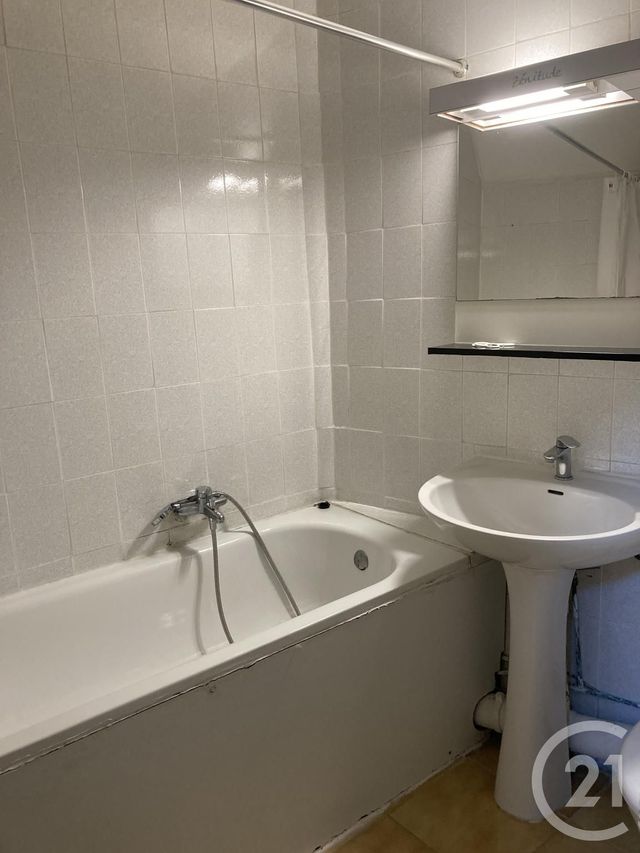 Appartement Studio à louer - 1 pièce - 35.35 m2 - BAGNOLS SUR CEZE - 30 - LANGUEDOC-ROUSSILLON - Century 21 La Big