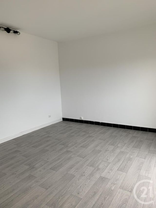 Appartement F2 à louer - 2 pièces - 49.43 m2 - BAGNOLS SUR CEZE - 30 - LANGUEDOC-ROUSSILLON - Century 21 La Big