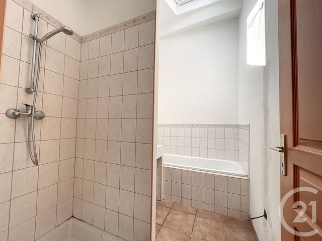 Appartement F2 à louer - 2 pièces - 65.0 m2 - BAGNOLS SUR CEZE - 30 - LANGUEDOC-ROUSSILLON - Century 21 La Big