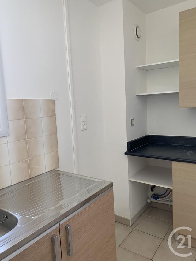 Appartement F2 à louer - 2 pièces - 41.1 m2 - BAGNOLS SUR CEZE - 30 - LANGUEDOC-ROUSSILLON - Century 21 La Big