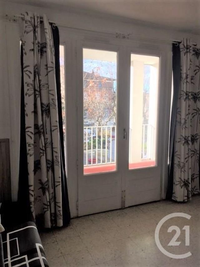 Appartement à louer - 2 pièces - 26.15 m2 - BAGNOLS SUR CEZE - 30 - LANGUEDOC-ROUSSILLON - Century 21 La Big