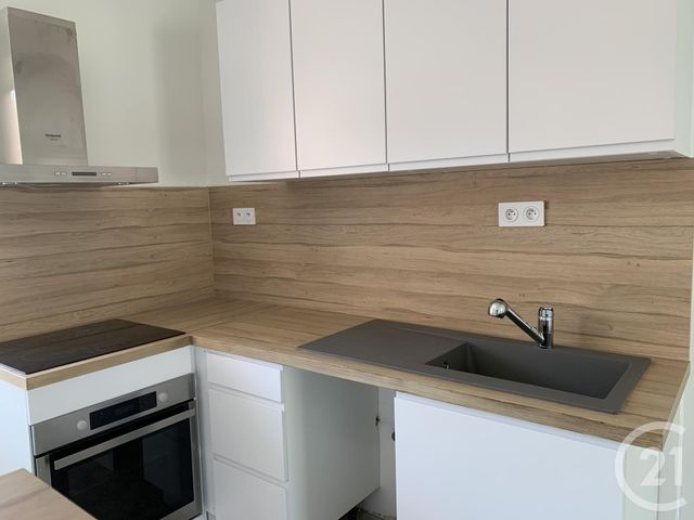 Appartement à louer - 3 pièces - 69.41 m2 - BAGNOLS SUR CEZE - 30 - LANGUEDOC-ROUSSILLON - Century 21 La Big