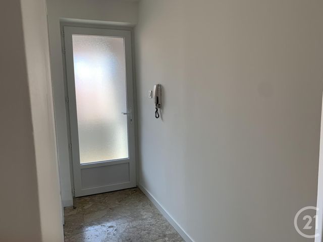 Appartement à louer - 3 pièces - 69.41 m2 - BAGNOLS SUR CEZE - 30 - LANGUEDOC-ROUSSILLON - Century 21 La Big