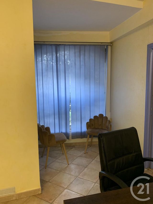 Appartement à louer - 2 pièces - 20.0 m2 - BAGNOLS SUR CEZE - 30 - LANGUEDOC-ROUSSILLON - Century 21 La Big