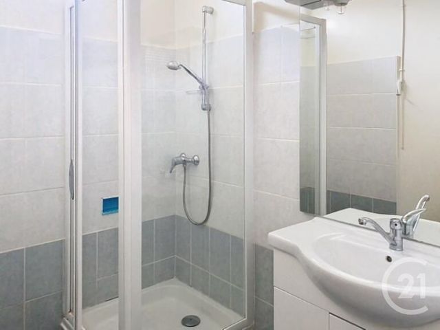 maison à louer - 4 pièces - 78.19 m2 - LA ROQUE SUR CEZE - 30 - LANGUEDOC-ROUSSILLON - Century 21 La Big