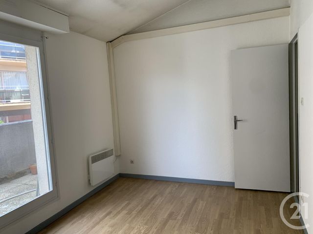 Appartement F2 à louer - 2 pièces - 71.0 m2 - ORANGE - 84 - PROVENCE-ALPES-COTE-D-AZUR - Century 21 La Big