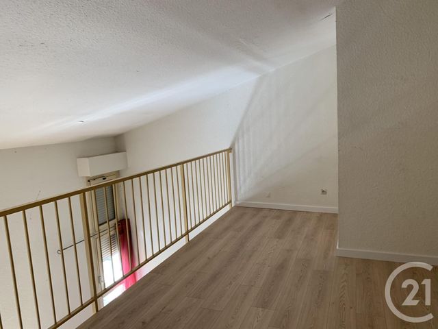 Appartement F2 à louer - 2 pièces - 71.0 m2 - ORANGE - 84 - PROVENCE-ALPES-COTE-D-AZUR - Century 21 La Big