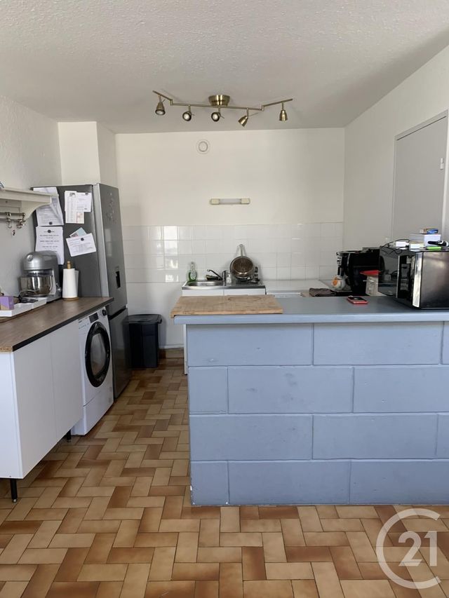 Appartement F2 à louer - 2 pièces - 71.0 m2 - ORANGE - 84 - PROVENCE-ALPES-COTE-D-AZUR - Century 21 La Big