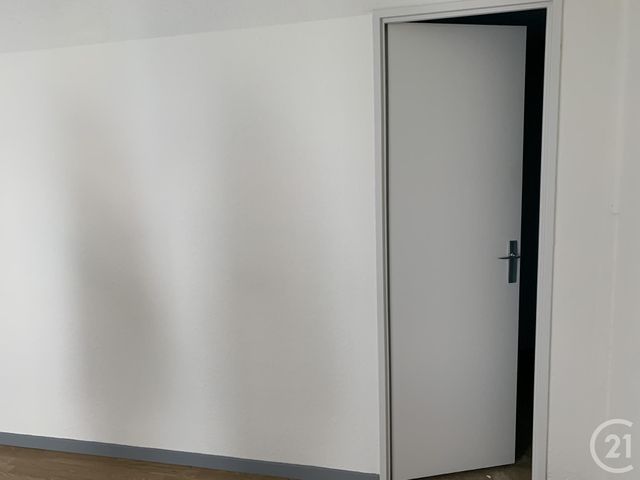 Appartement F2 à louer - 2 pièces - 71.0 m2 - ORANGE - 84 - PROVENCE-ALPES-COTE-D-AZUR - Century 21 La Big