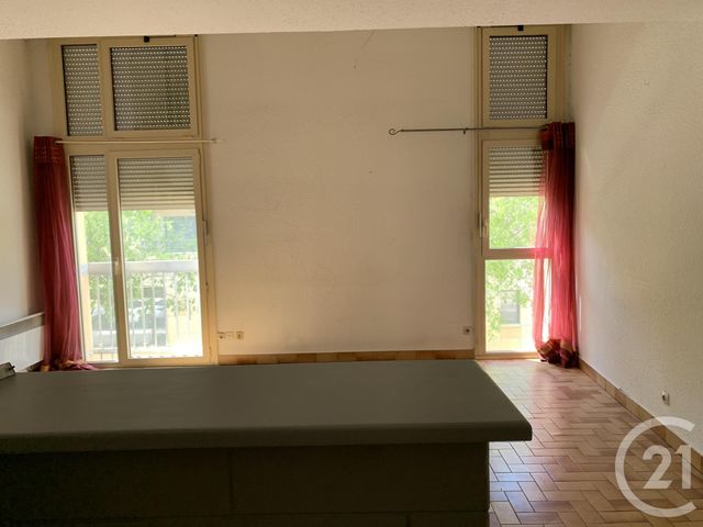 Appartement F2 à louer - 2 pièces - 71.0 m2 - ORANGE - 84 - PROVENCE-ALPES-COTE-D-AZUR - Century 21 La Big