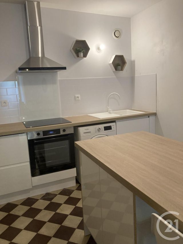 Appartement F2 à louer - 2 pièces - 59.3 m2 - BAGNOLS SUR CEZE - 30 - LANGUEDOC-ROUSSILLON - Century 21 La Big