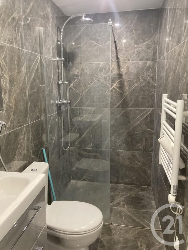 maison à louer - 4 pièces - 115.73 m2 - BAGNOLS SUR CEZE - 30 - LANGUEDOC-ROUSSILLON - Century 21 La Big