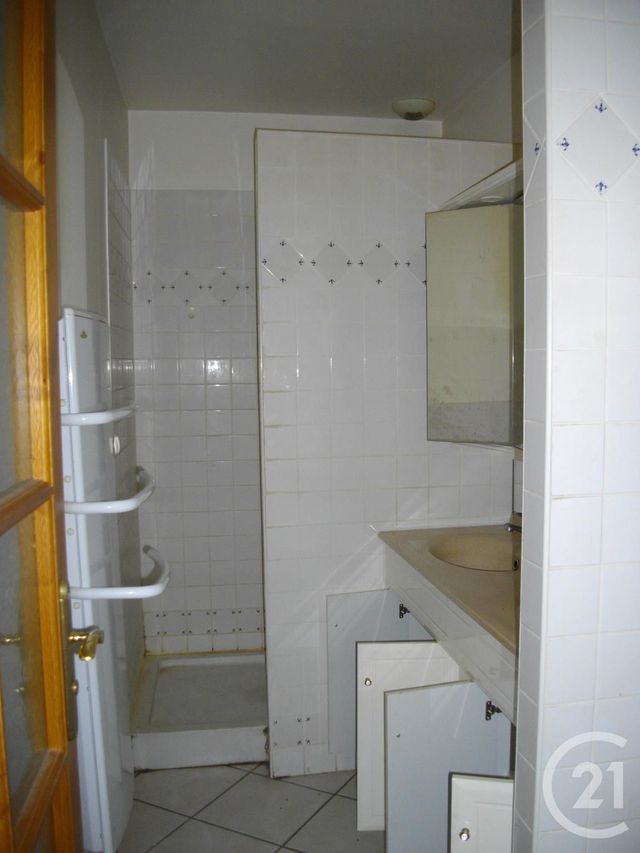 Appartement F2 à louer - 2 pièces - 56.0 m2 - BAGNOLS SUR CEZE - 30 - LANGUEDOC-ROUSSILLON - Century 21 La Big