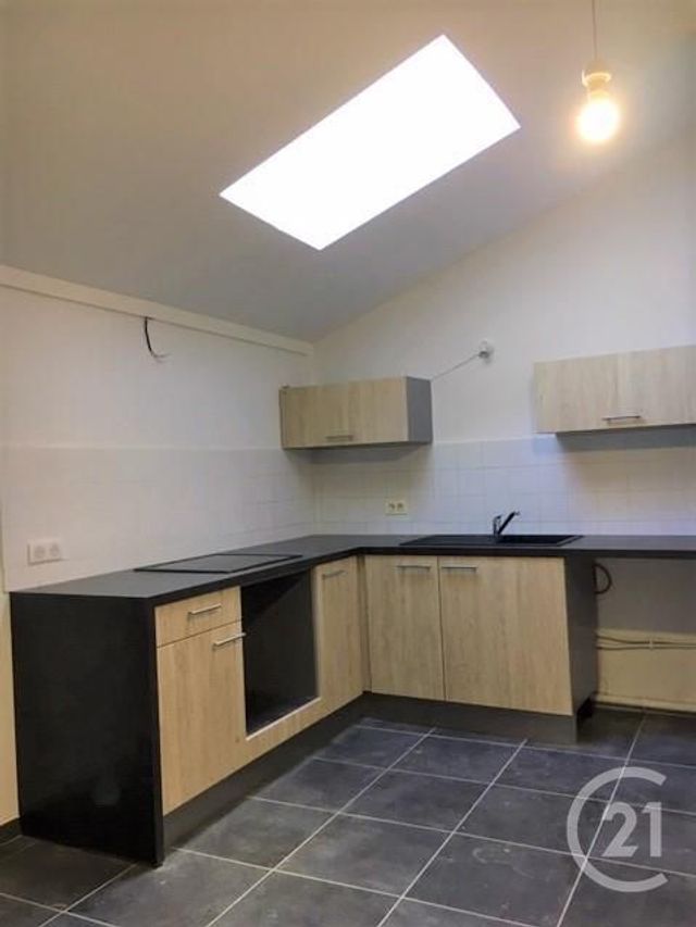 Appartement F2 à louer - 2 pièces - 48.0 m2 - BAGNOLS SUR CEZE - 30 - LANGUEDOC-ROUSSILLON - Century 21 La Big