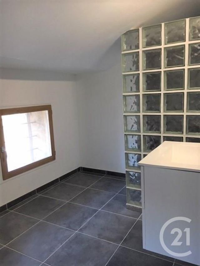 Appartement F2 à louer - 2 pièces - 48.0 m2 - BAGNOLS SUR CEZE - 30 - LANGUEDOC-ROUSSILLON - Century 21 La Big